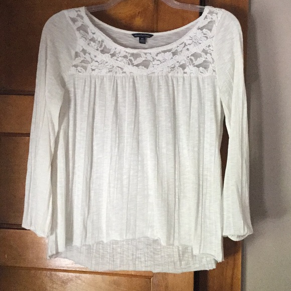 American Eagle Outfitters Tops - AE white peasant style blouse. E010